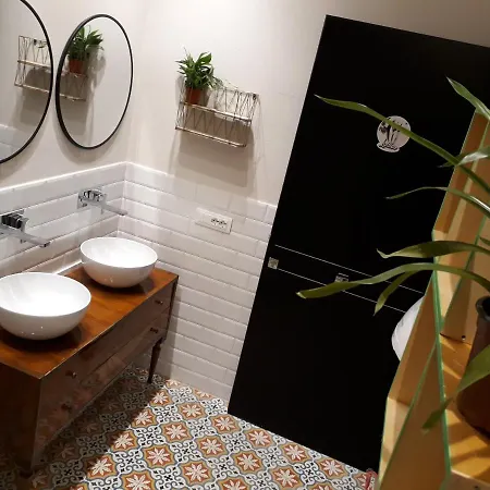 旅馆 5 Terre Backpackers *